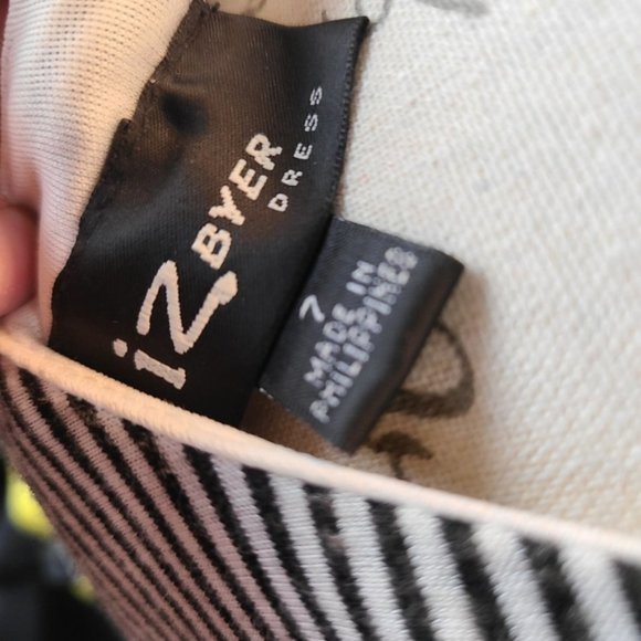 ♡3/$30♡ Mod Pencil Dress With Wide Belt - Picture 3 of 4